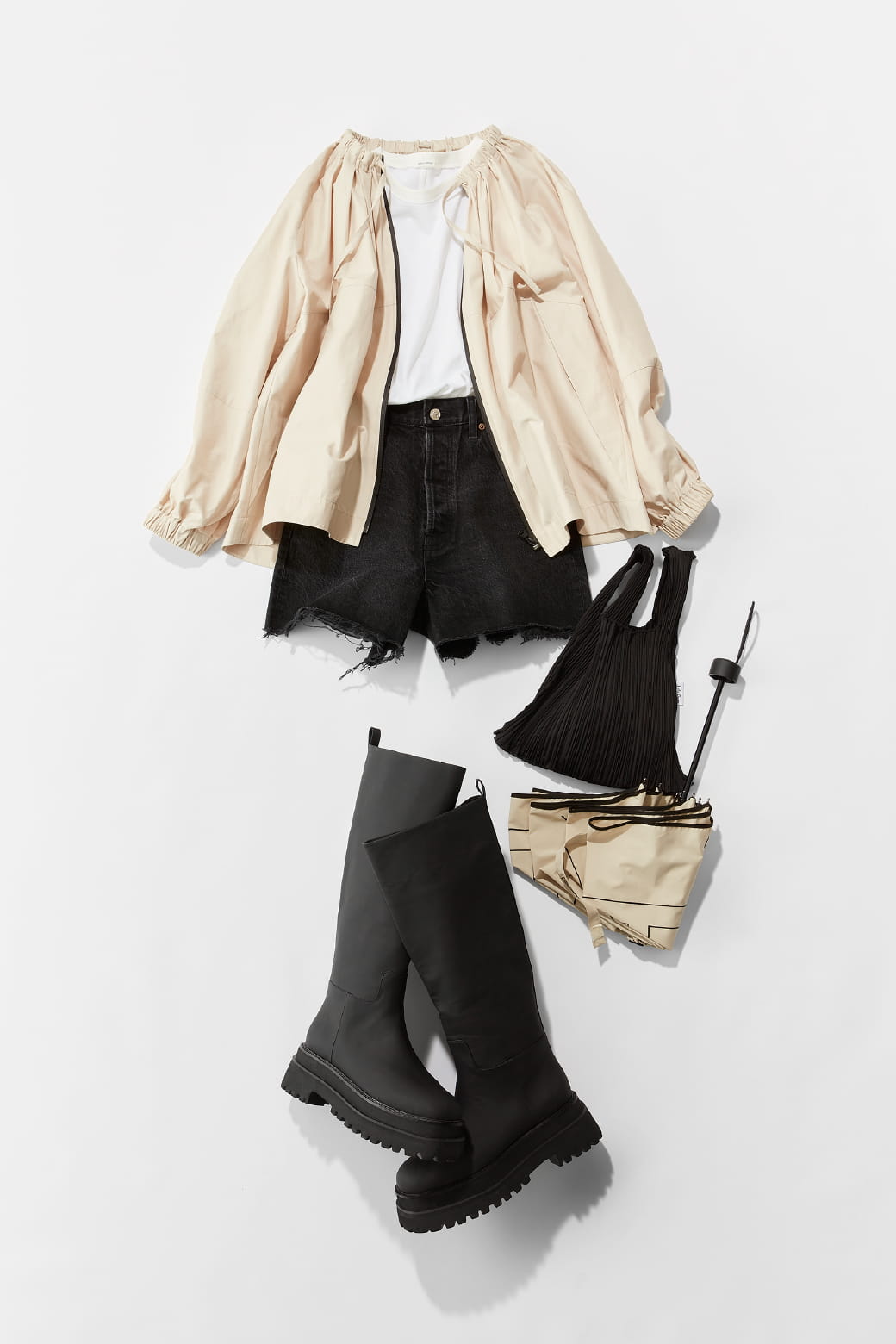 Jacket 12,980yen (tax in), Tops 4,620yen (tax in), Pants 7,920yen (tax in), Eco bag 3,190 (tax in), Boots 17,160yen (tax in), and Umbrella 4,400yen (tax in)
