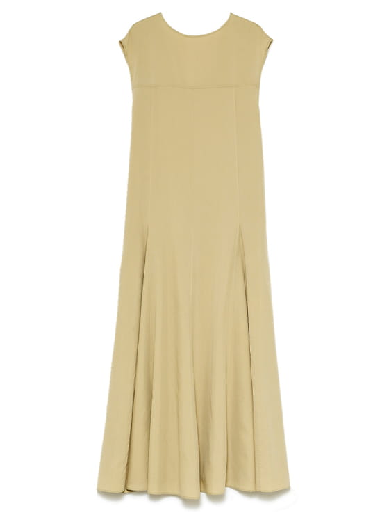 Dress 11,880yen (tax in)