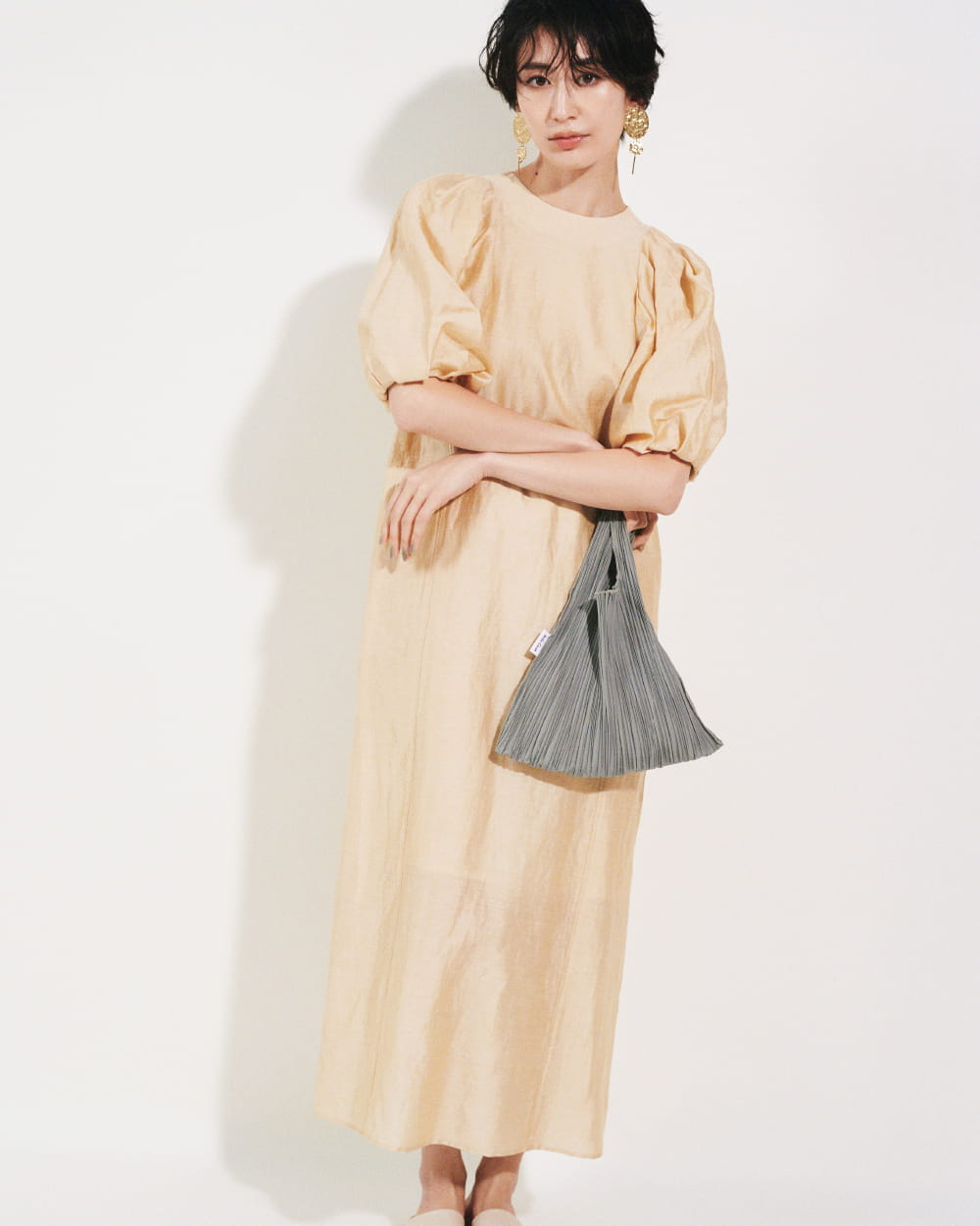 Dress 12,100yen (tax in), Sunglasses 4,620yen (tax in), Earrings 4,840yen (tax in), Eco bag 3,190yen (tax in), and Sandals 10,120yen (tax in)