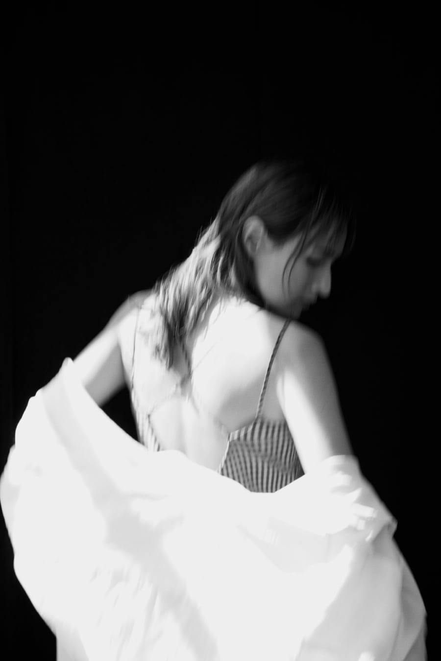 Shirt 7,260yen(tax in), Dress 10,450yen(tax in), Necklace 4,620yen(tax in), and Sandals 10,120yen(tax in)