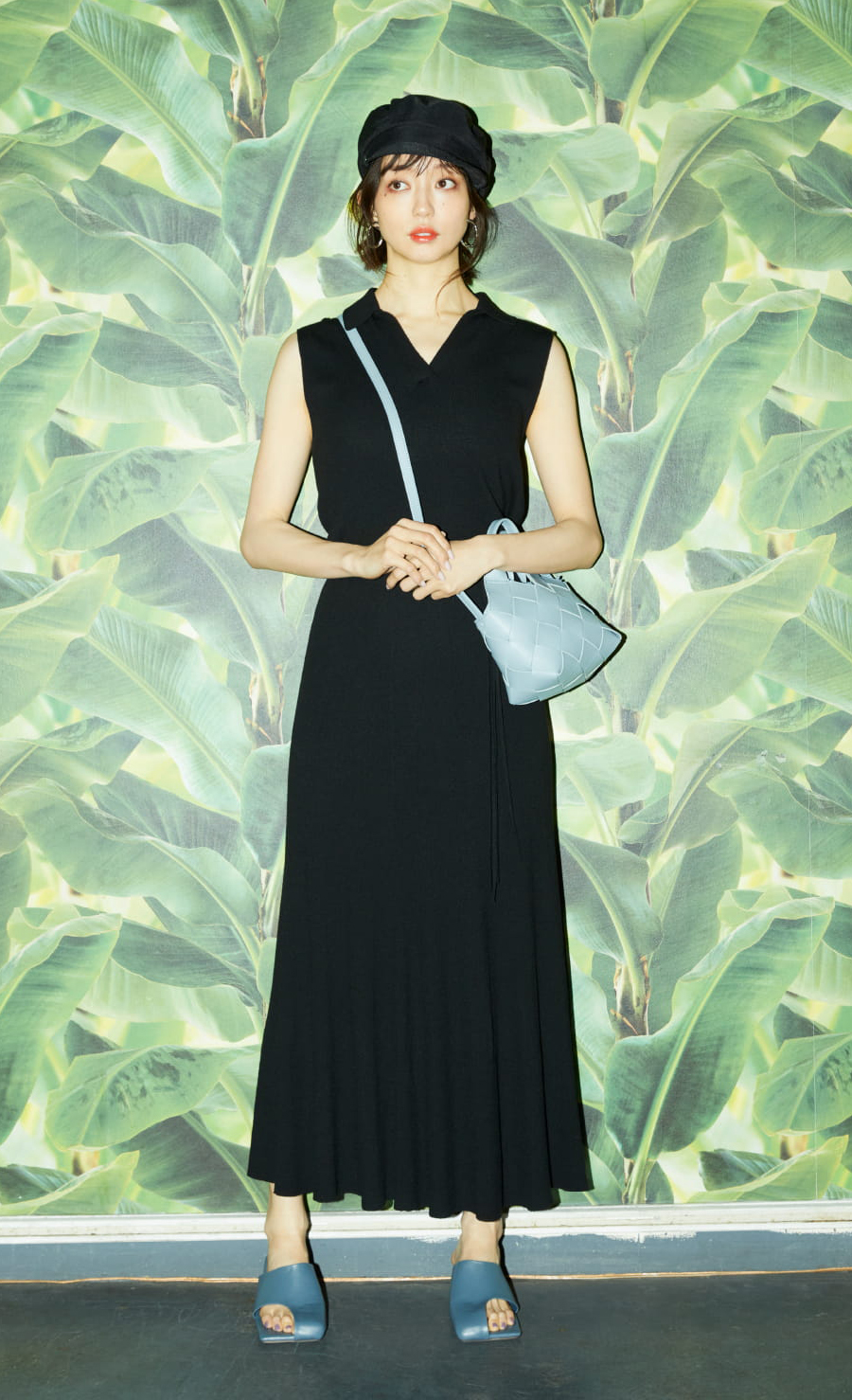 Knit set up 14,300yen(tax in), Casquette 5,940yen(tax in), Earrings 4,620yen(tax in), Bag 9,460yen(tax in), and Sandals 10,780yen(tax in)