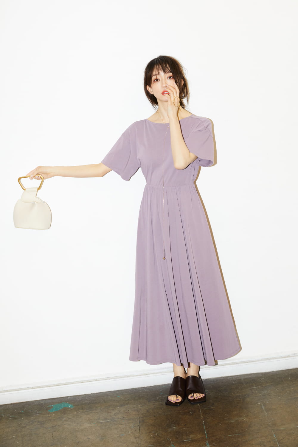 Dress 10,670yen(tax in), Necklace 4,840yen(tax in), Ring 3,520yen(tax in), Bag 8,910yen(tax in), and Sandals 10,780yen(tax in)