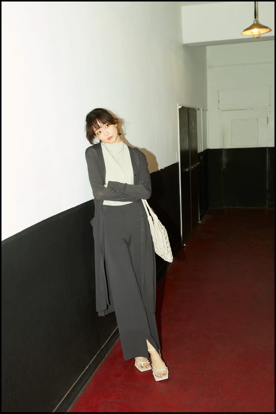 Knit cardigan 8,580yen(tax in), Knit tops 6,270yen(tax in), Knit pants 8,910yen(tax in), Necklace 4,840yen(tax in), Bag 8,910yen(tax in), and Sandals 10,780yen(tax in)